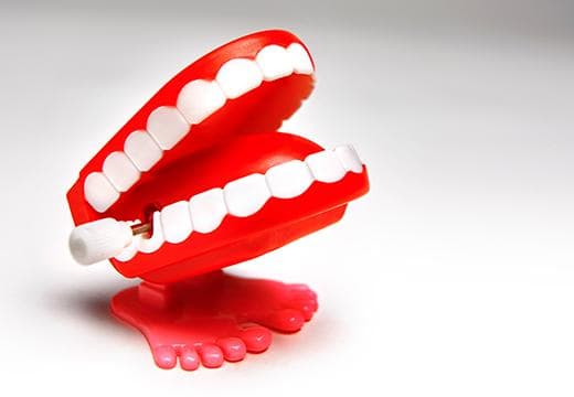 Wind-up joke teeth